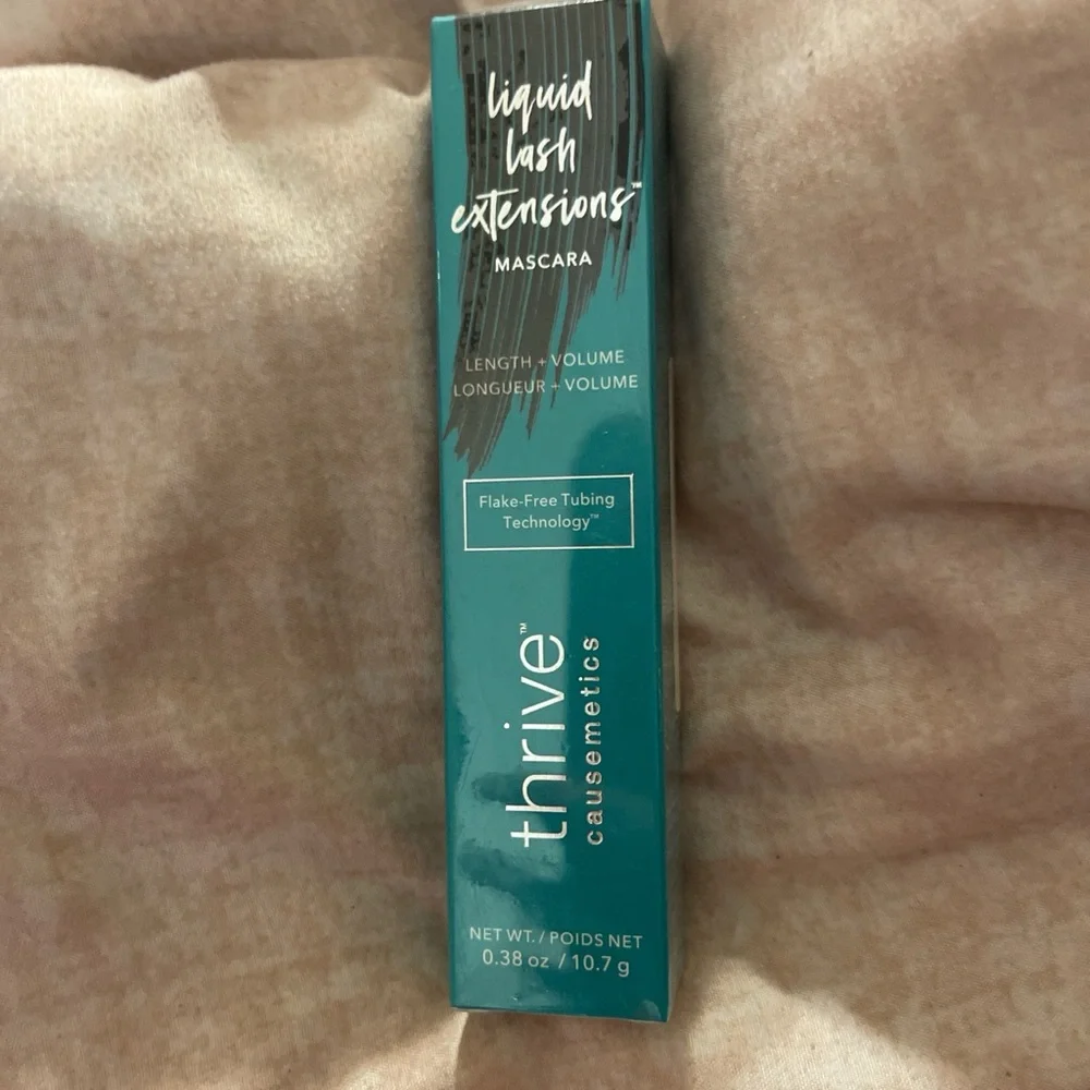 Thrive Causemetics Mascara in Black